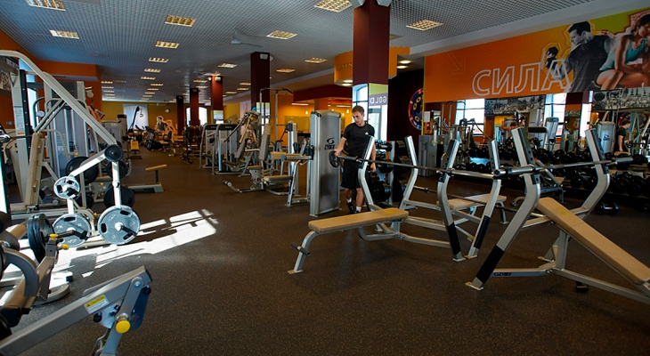 Тренажерный зал Gold`s Gym Lefort